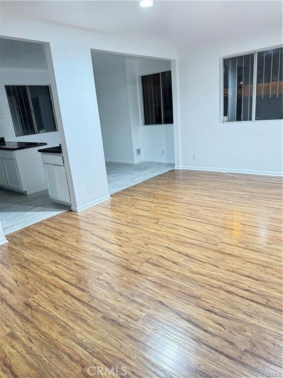 Building Photo - 822 E 87th St