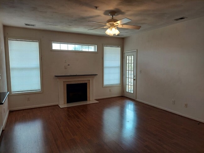 Building Photo - 1061 Grand Oak Ln