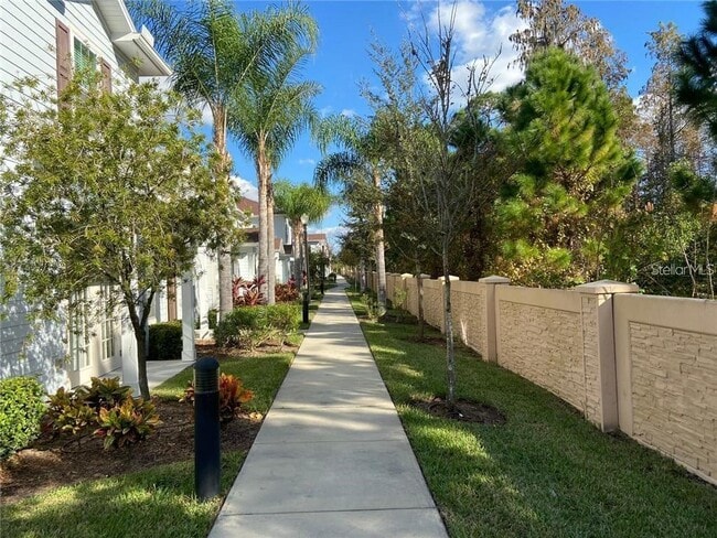Building Photo - 8929 Shine Dr