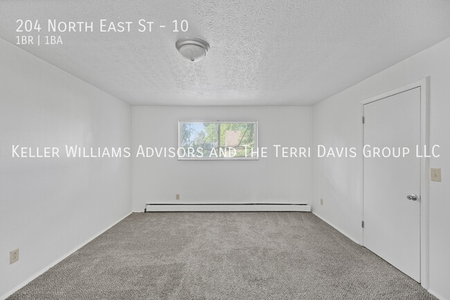 Building Photo - 204 N East St
