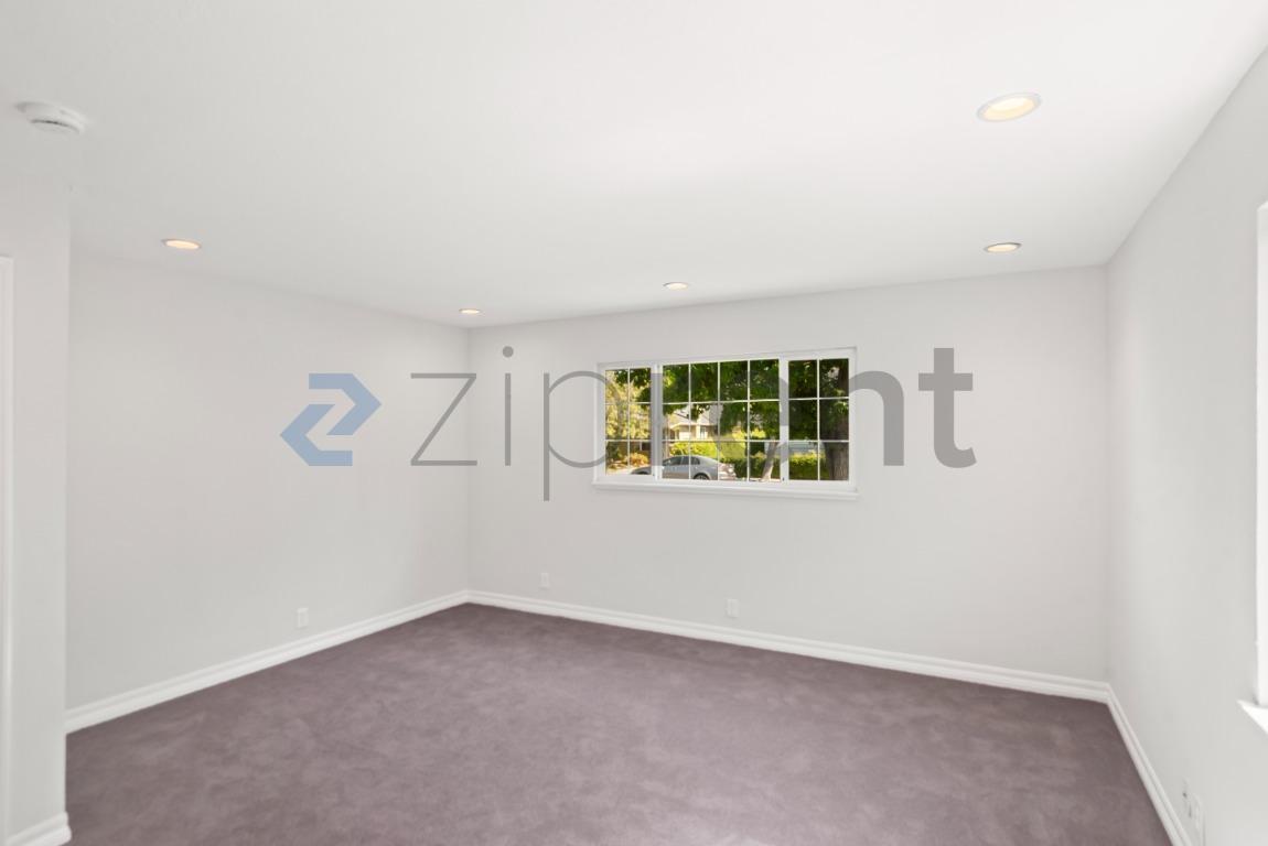 Building Photo - Unit