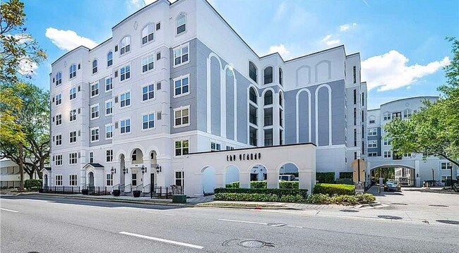 Building Photo - Exclusive Downtown Orlando condo - the GRANDE