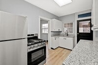 Building Photo - Stunning 3 bedroom home in McKees Rocks available May 15!