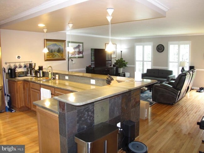 Building Photo - 9031 Blarney Stone Dr