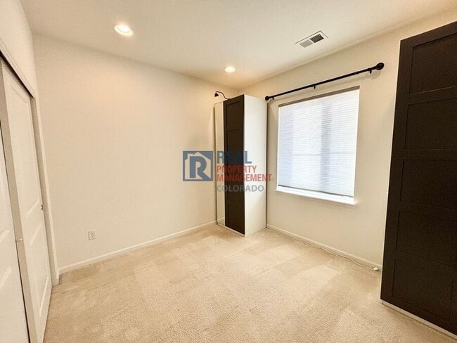 Building Photo - 4662 High Mesa Cir