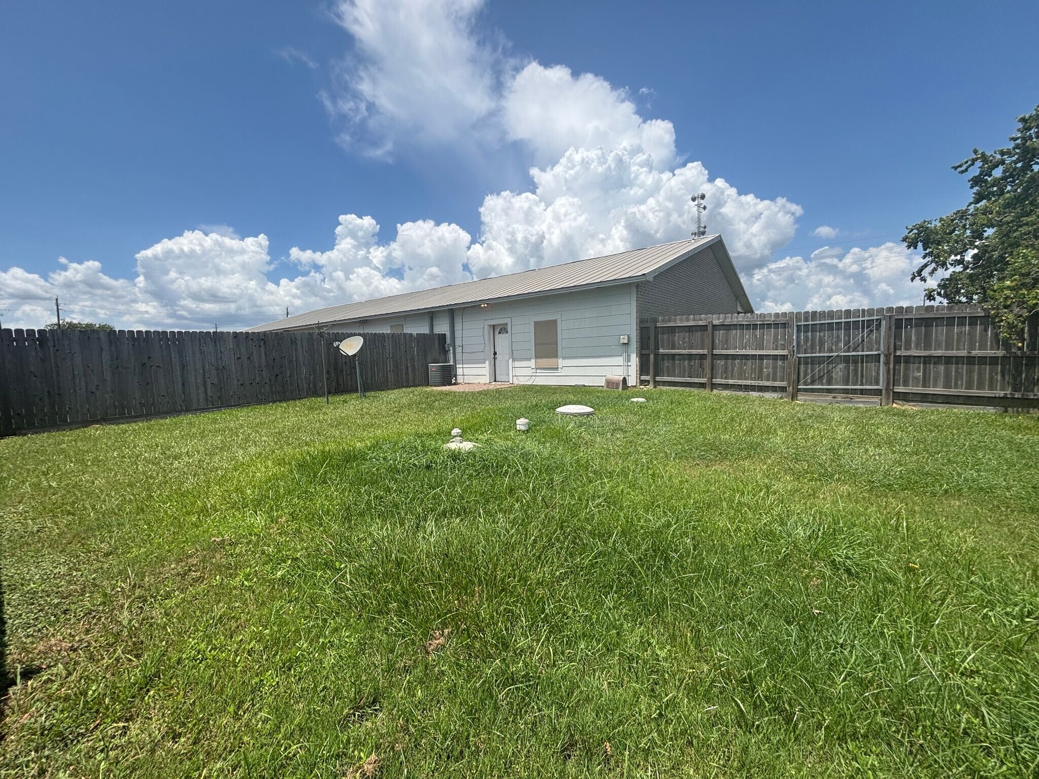 Building Photo - 6500 S Farm-to-Market 565 Rd