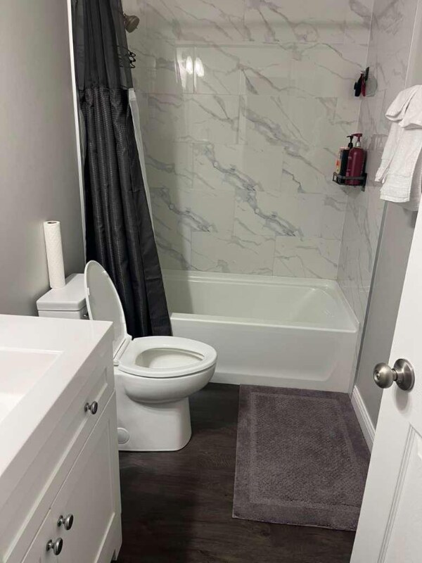 Building Photo - 1550 Frebis Ave