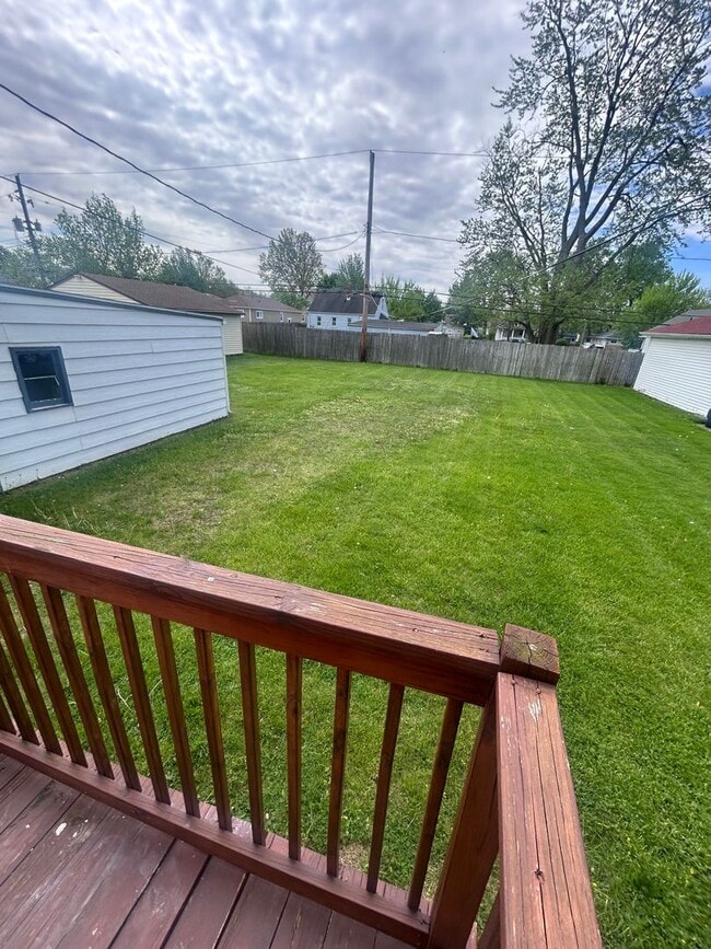 Building Photo - Newly updated 3 bd single fam house ( NO VOUCHERS)