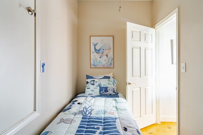 Building Photo - 814 Helen Blvd