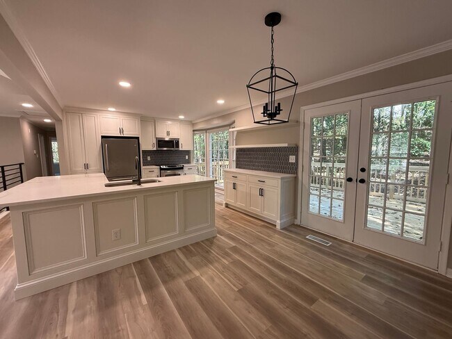Building Photo - Oak Mountain 3 Bedroom Home