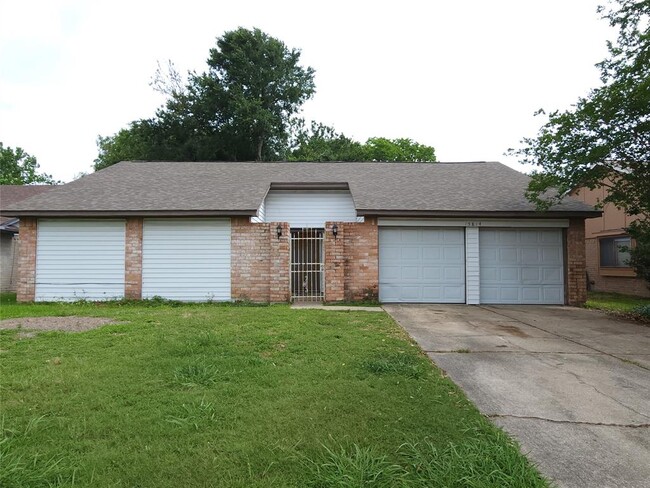Primary Photo - 15814 Thistledew Dr