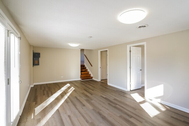 Building Photo - Charming 4-Bedroom Home with Spacious Lawn
