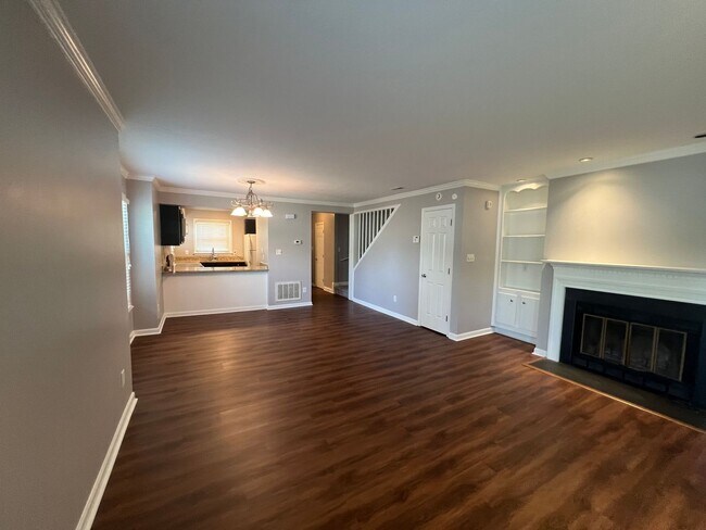 Building Photo - 4460 Roller Ct