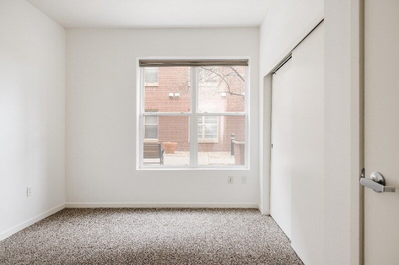 Building Photo - 1438 Little Raven St