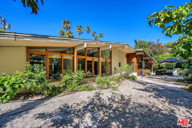 Building Photo - 3447 Vista Haven Rd