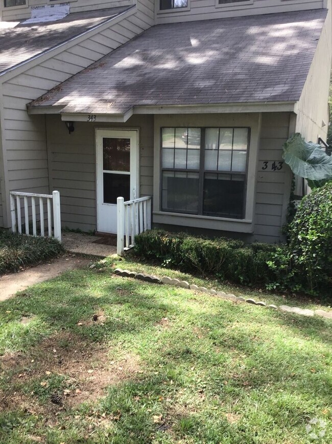 Building Photo - Recently Updated 2 Bedroom x 2 Bathroom w/...