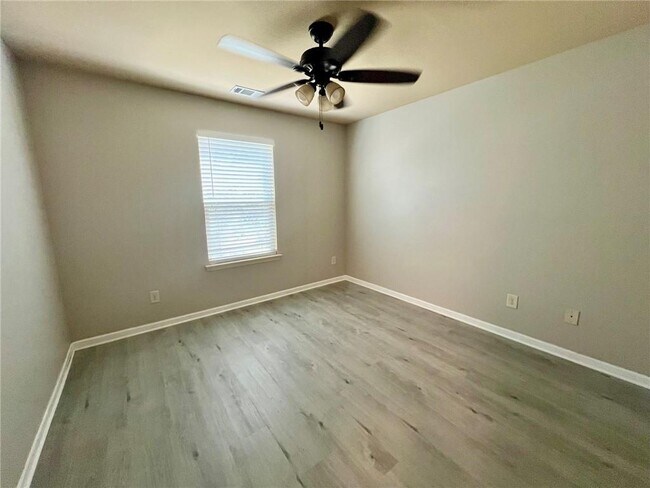 Building Photo - 302 Alcovy Way