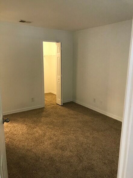 Building Photo - 4740 Walden Cir