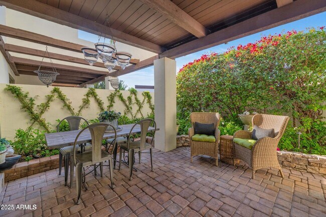 Building Photo - 5101 N Casa Blanca Dr