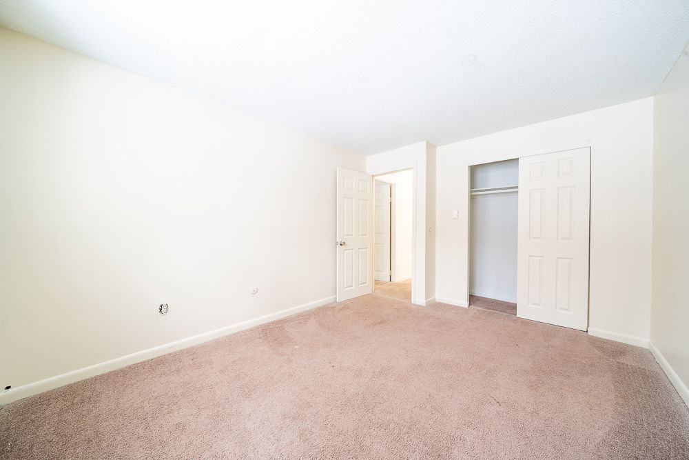 Building Photo - 1 Charleston Ave