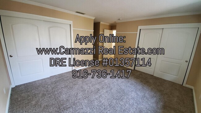 Building Photo - 206 Live Oak Cir