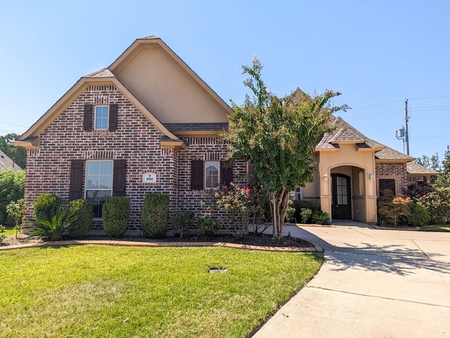 Primary Photo - Beautiful 4 bed/3 bath home in South Bossier
