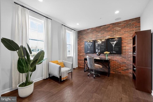 Building Photo - 11 Hedley Ln