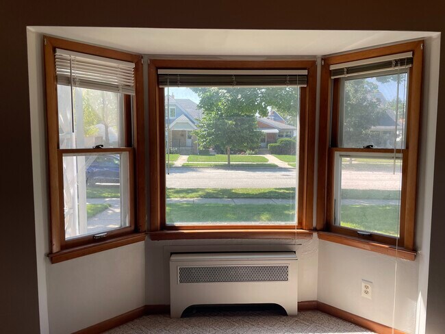 Building Photo - 3958 E Plankinton Ave