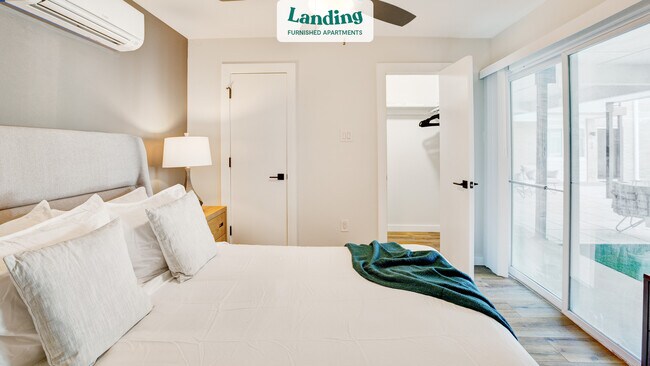 Building Photo - 425 N Rosemont Ave