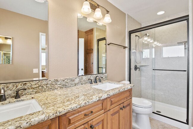 Building Photo - Upgraded Pool Home in Wonderful Mission Vi...