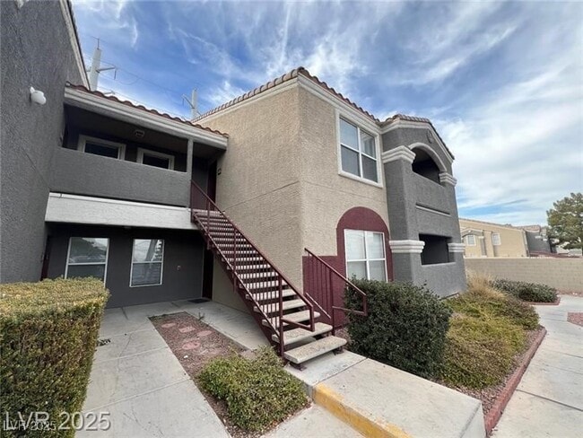 Primary Photo - 5055 W Hacienda Ave