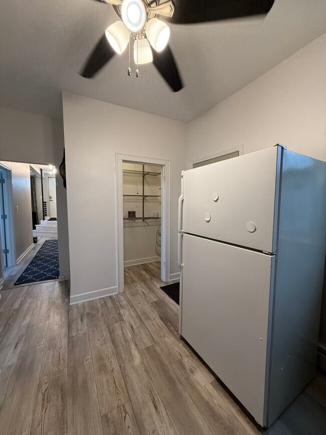 Building Photo - 6000 W Seminole St