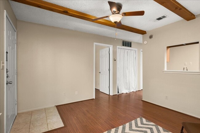 Building Photo - Great Location, Immediate Move In available - 2 bed / 2 bath Condo - 100% off First Month's rent!