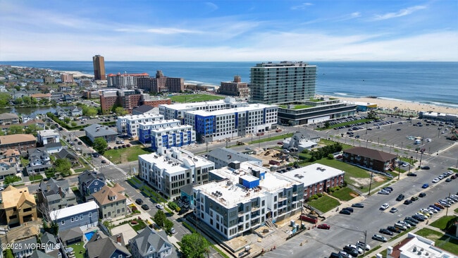 Building Photo - 218 3rd Ave