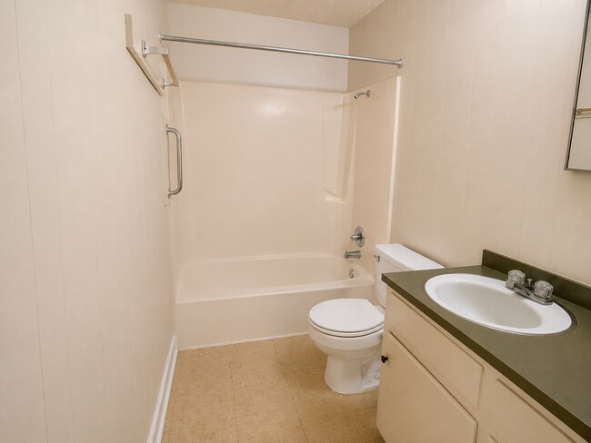 Building Photo - Apt for rent in Midland City, AL