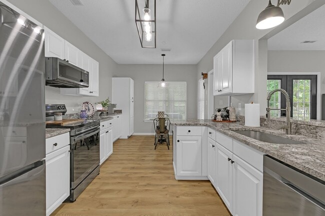 Building Photo - Call Sabrina Thomas at 757-767-0767 for more information