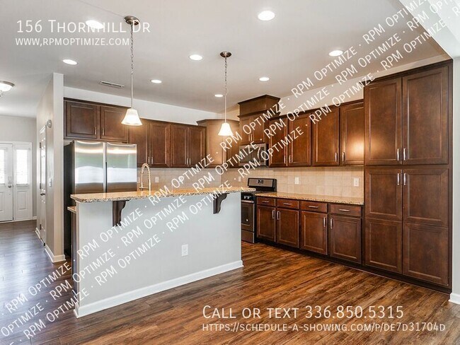 Building Photo - 156 Thornhill Dr