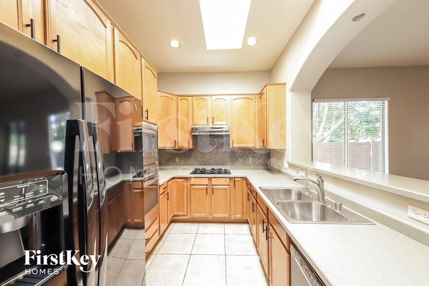 Building Photo - 26735 N 65th Dr