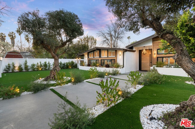 Building Photo - 23283 Erwin St