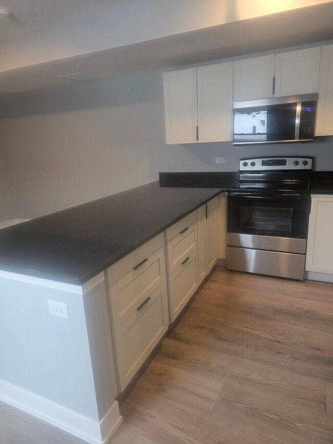 Building Photo - 1 Main St