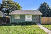 Building Photo - Spacious 2 bedroom with large den in the heart of Villa Park! LEASING SPECIAL info below