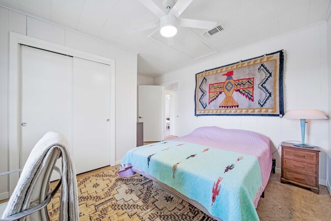 Building Photo - Meadow View Manor