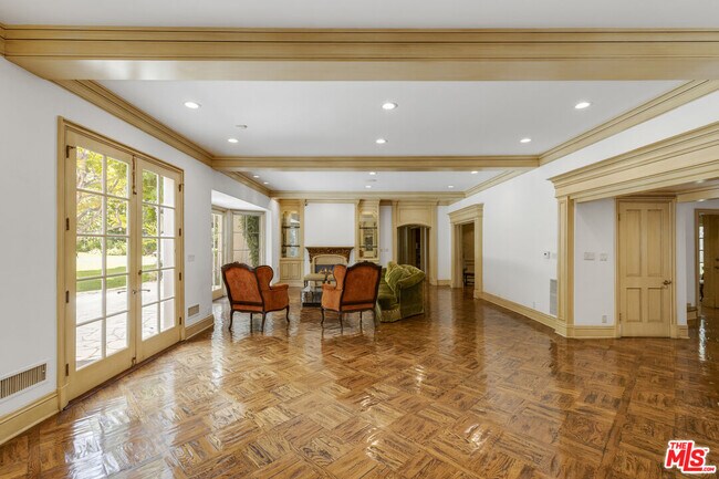 Building Photo - 821 Whittier Dr