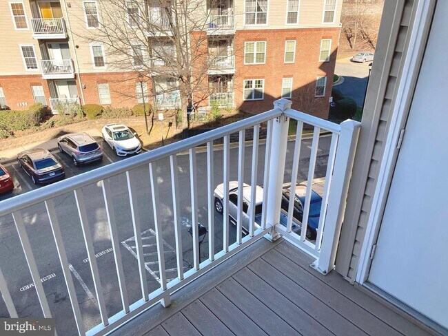 Building Photo - 7011 Falls Reach Dr