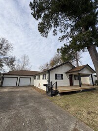 Building Photo - 1403 Eugene St