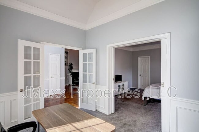Building Photo - 4021 Melvin Dr SW