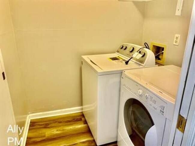 Building Photo - 2383 Austin Dr