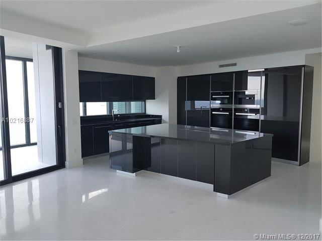 Building Photo - 18555 Collins Ave