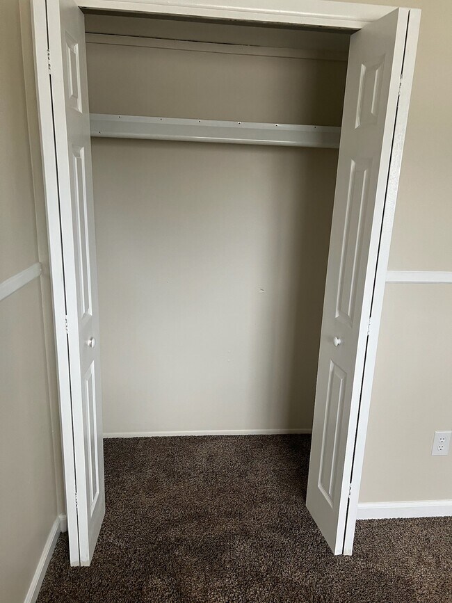 Building Photo - 16621 Wilson Ave