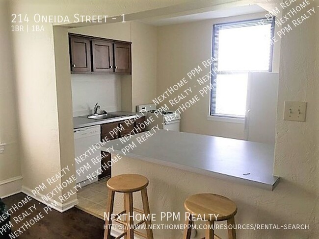 Building Photo - 214 Oneida St
